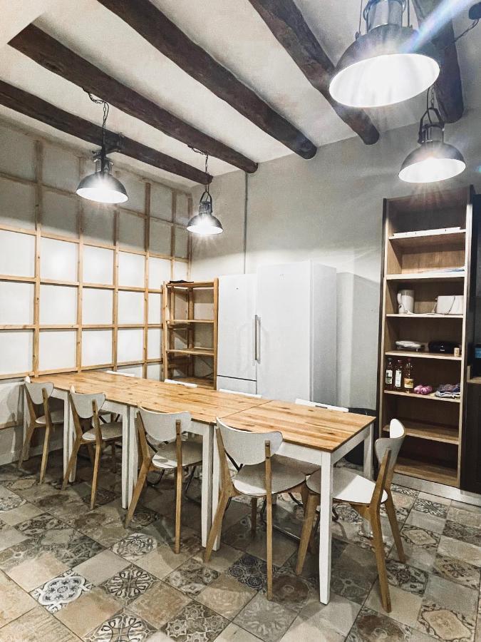 Az The Old Town Hostel - Coliving Сарагоса Екстер'єр фото